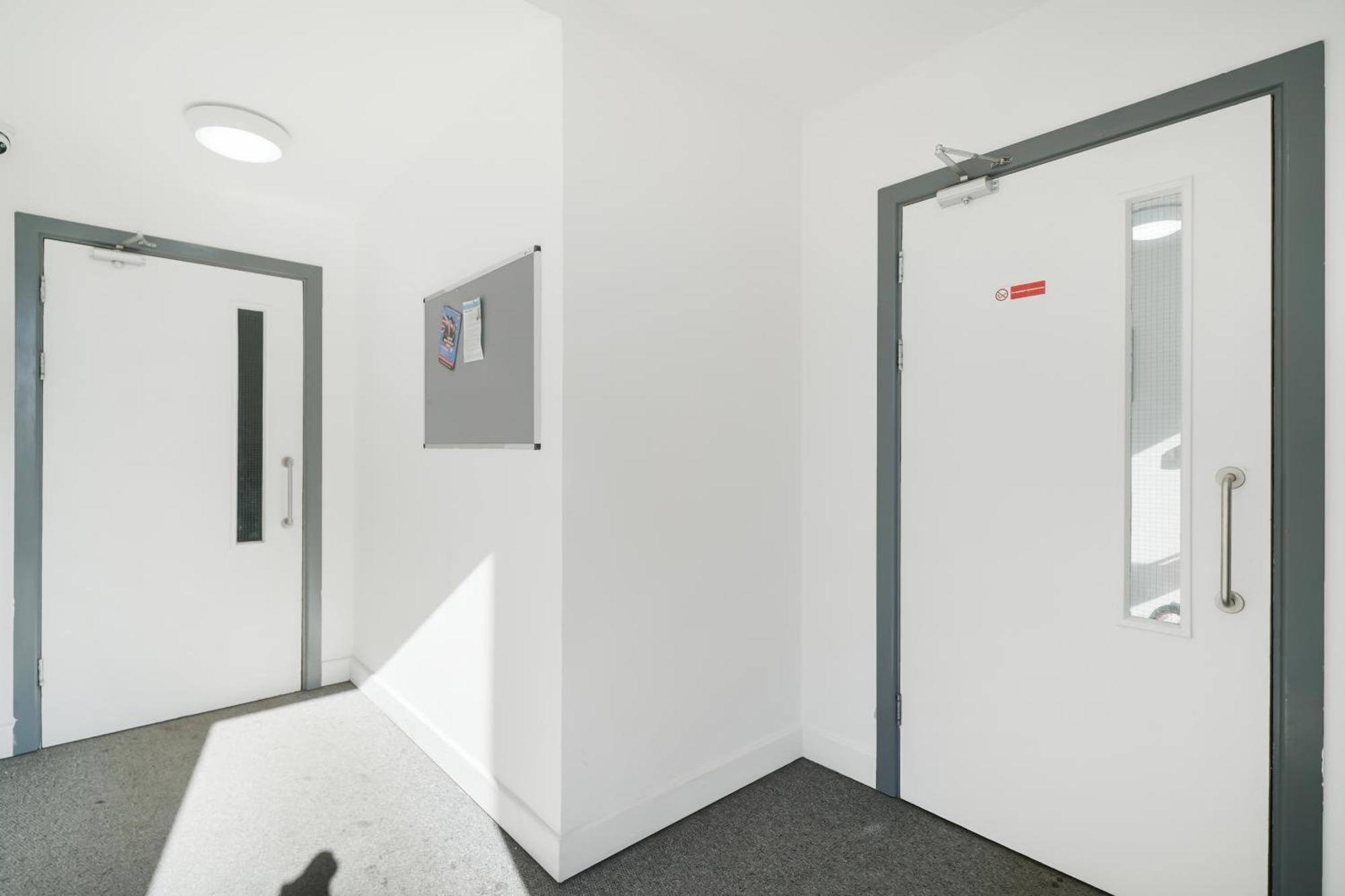 One And Two Bed Apartments Slough Near Heathrow Colnbrook Екстер'єр фото