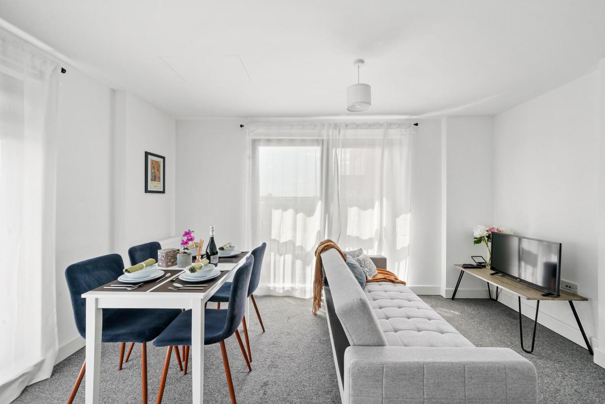 One And Two Bed Apartments Slough Near Heathrow Colnbrook Екстер'єр фото