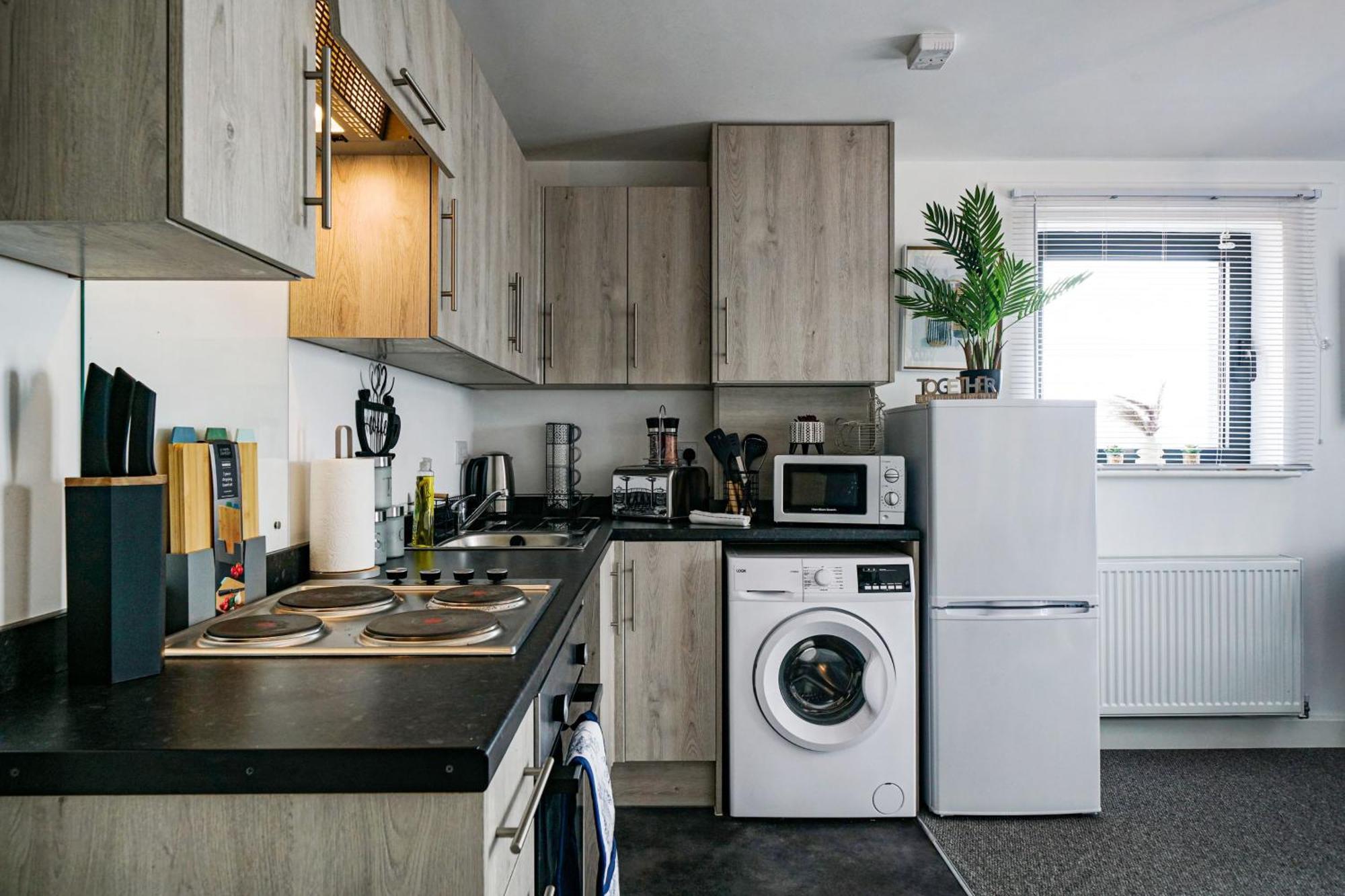 One And Two Bed Apartments Slough Near Heathrow Colnbrook Екстер'єр фото