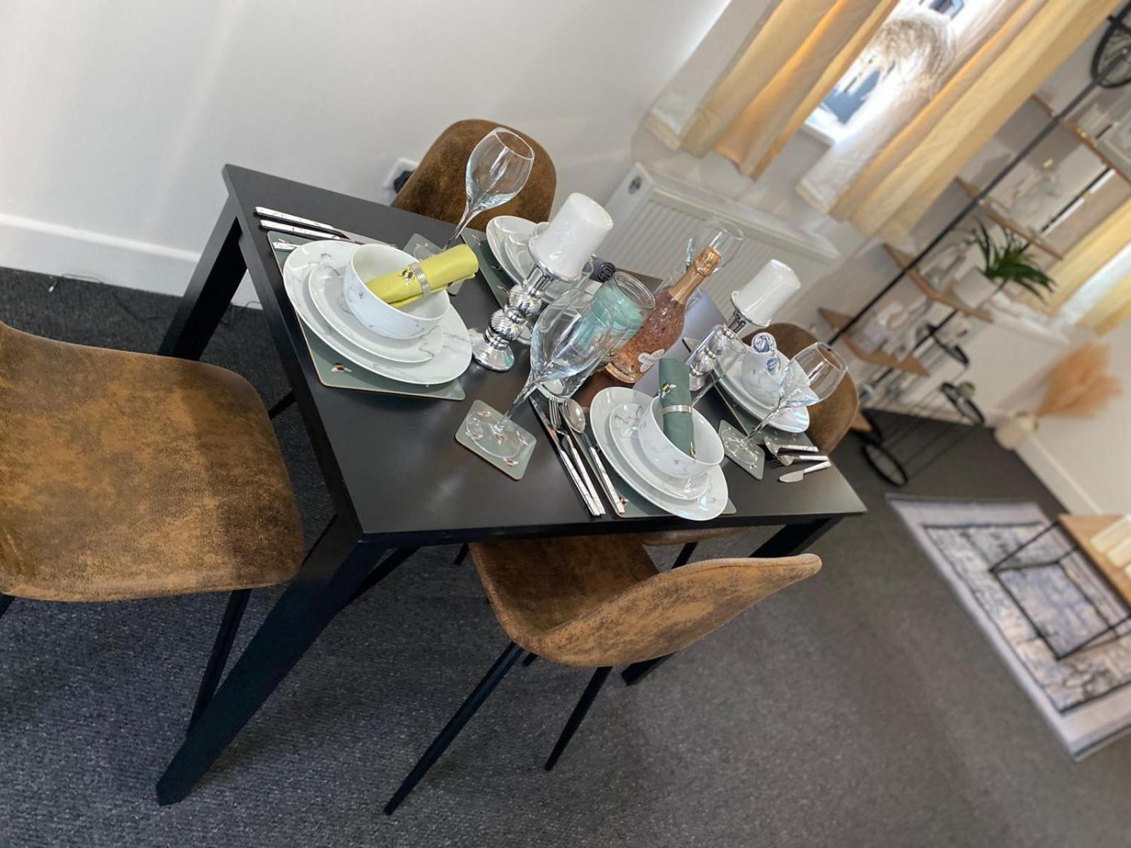 One And Two Bed Apartments Slough Near Heathrow Colnbrook Екстер'єр фото