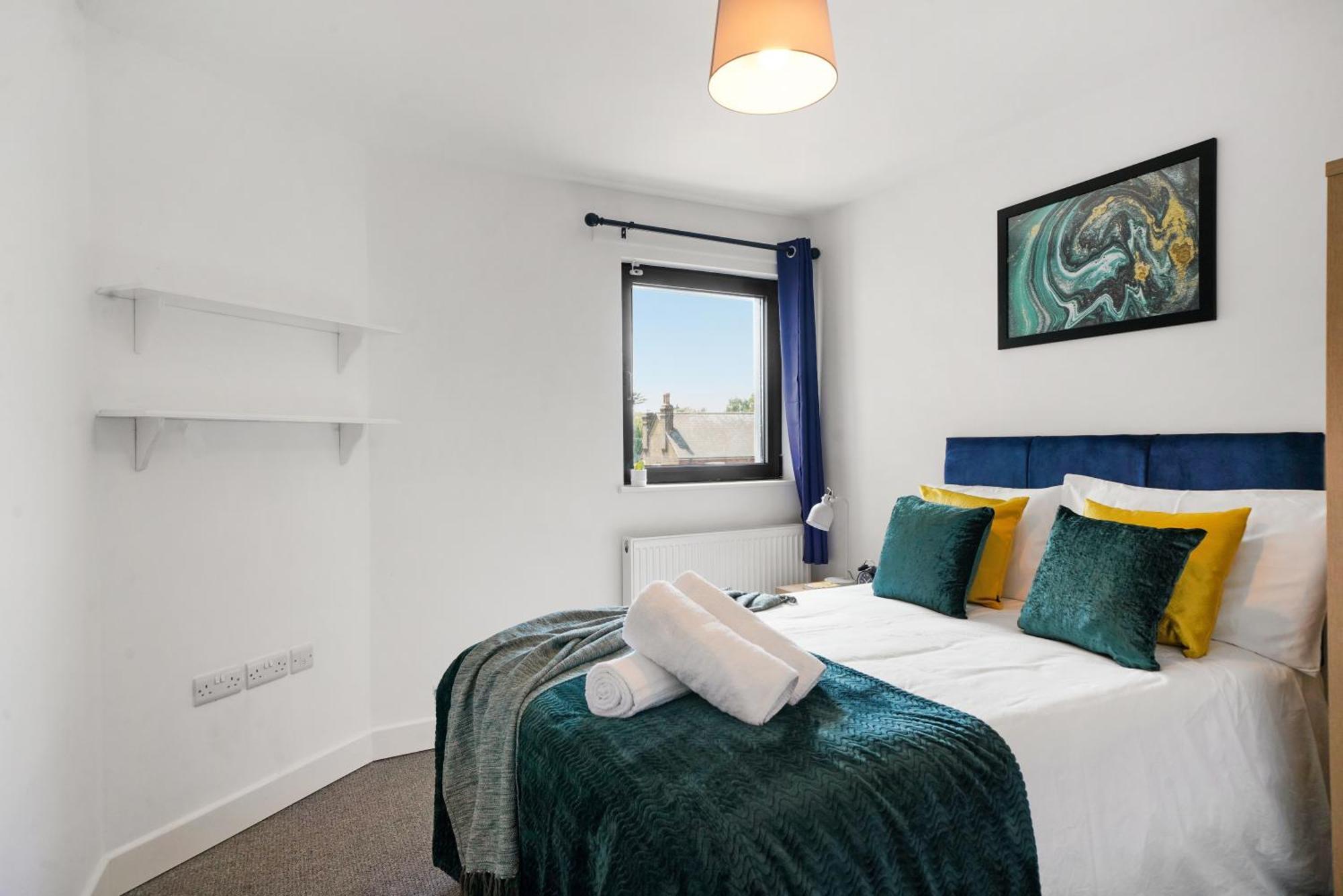 One And Two Bed Apartments Slough Near Heathrow Colnbrook Екстер'єр фото