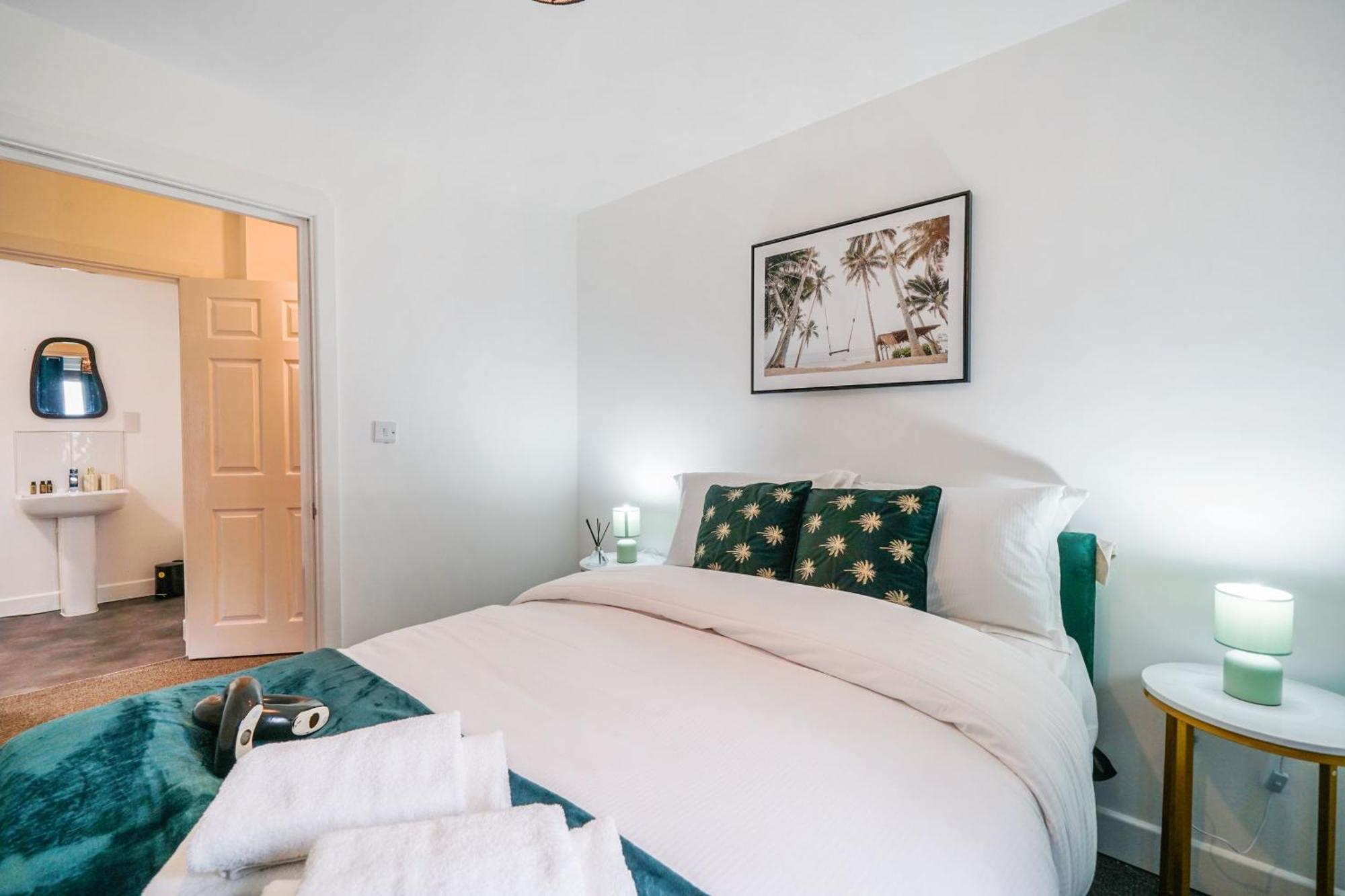 One And Two Bed Apartments Slough Near Heathrow Colnbrook Екстер'єр фото