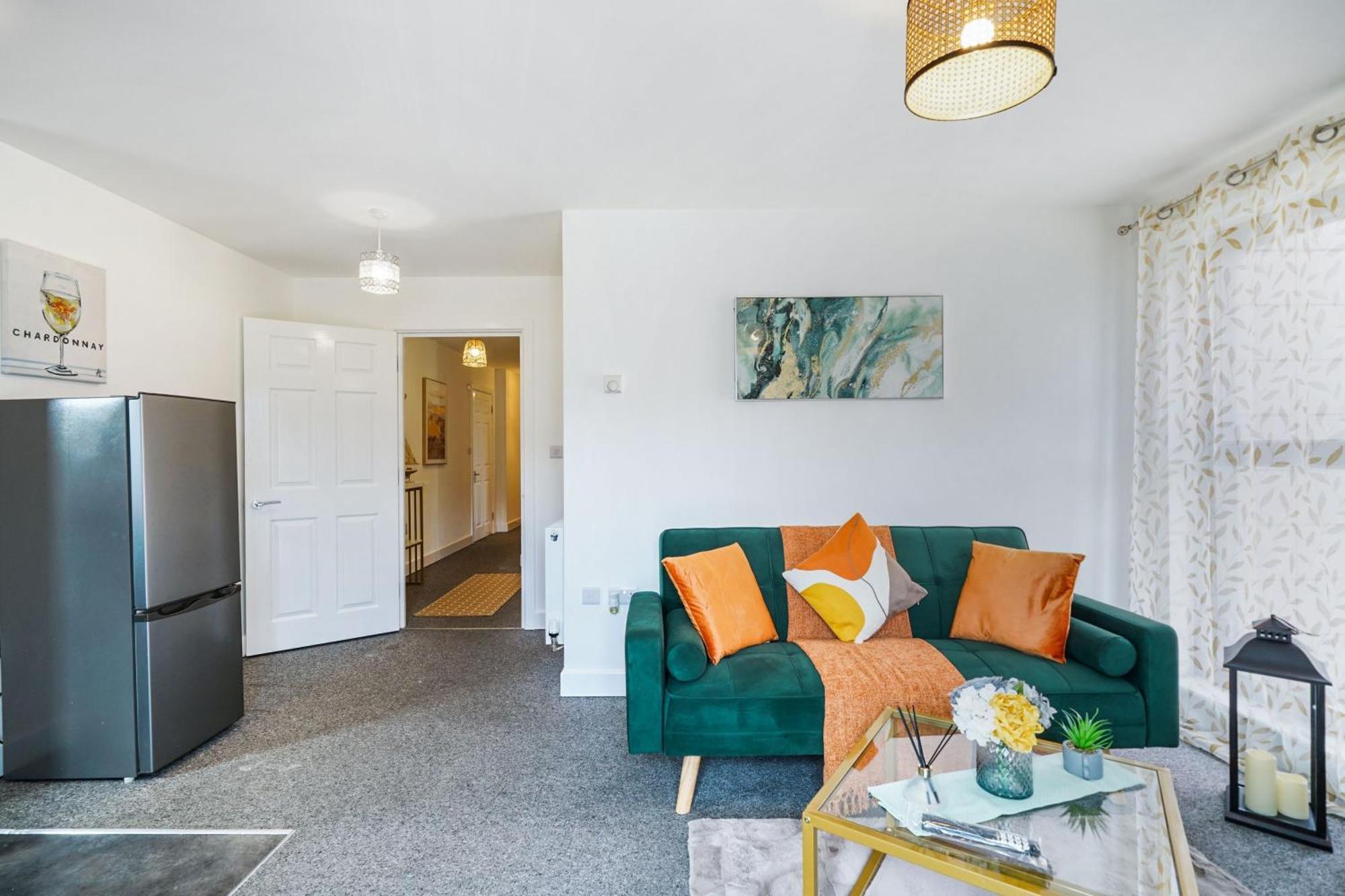 One And Two Bed Apartments Slough Near Heathrow Colnbrook Екстер'єр фото
