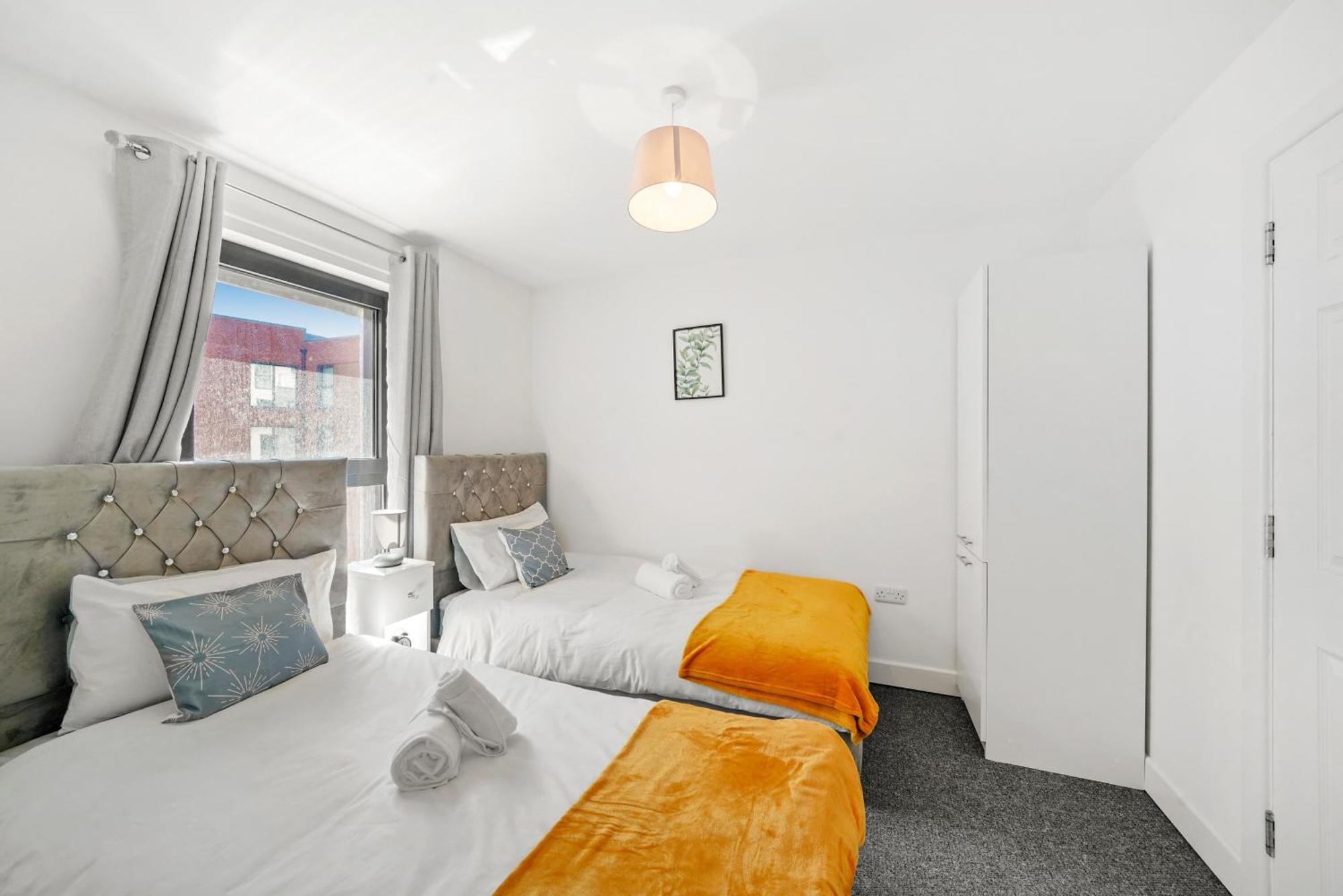 One And Two Bed Apartments Slough Near Heathrow Colnbrook Екстер'єр фото