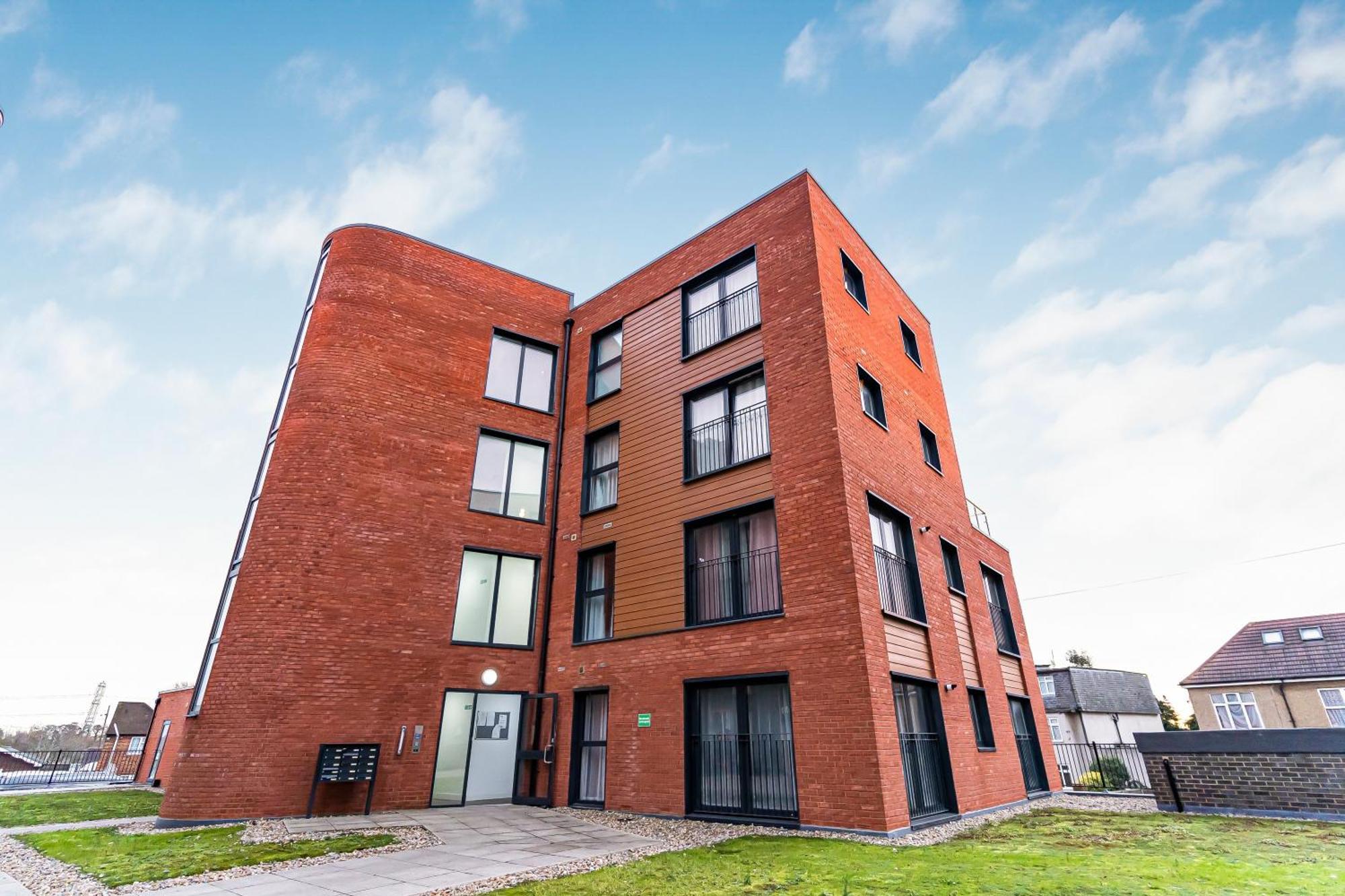 One And Two Bed Apartments Slough Near Heathrow Colnbrook Екстер'єр фото